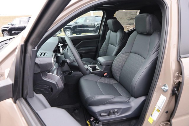 Toyota Tacoma 4WD Vehicle Image 09