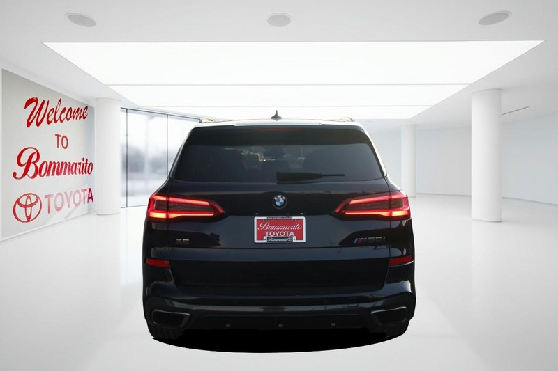 BMW X5 Vehicle Full-screen Gallery Image 6