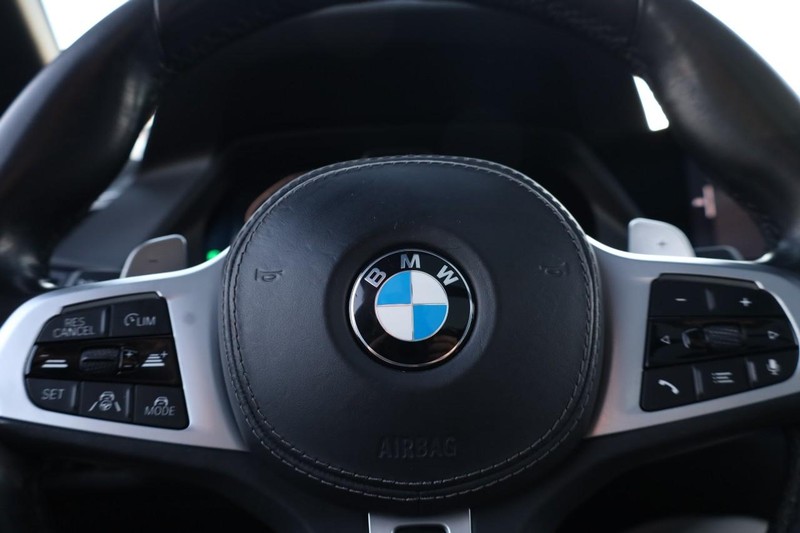 BMW X5 Vehicle Full-screen Gallery Image 10