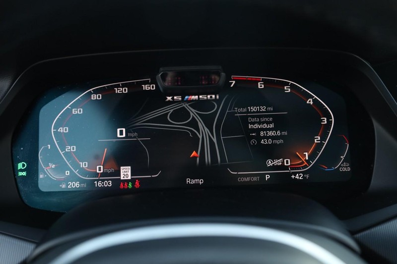 BMW X5 Vehicle Full-screen Gallery Image 11