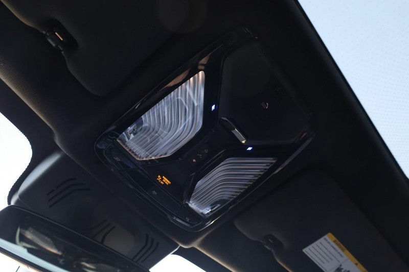 BMW X5 Vehicle Full-screen Gallery Image 17