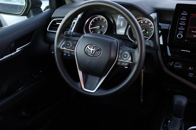 Toyota Camry Vehicle Image 21