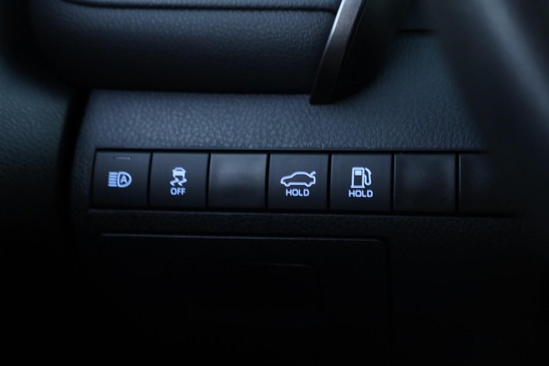 Toyota Camry Vehicle Image 18