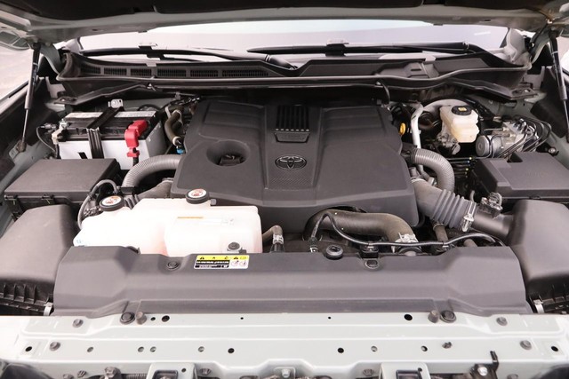 Toyota Tundra 4WD Vehicle Image 02