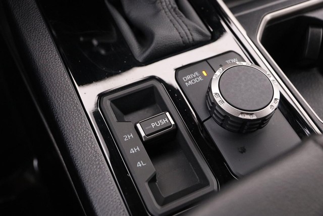 Toyota Tundra 4WD Vehicle Image 18