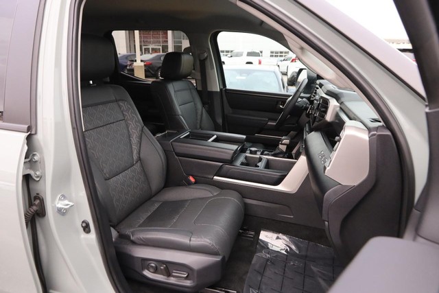 Toyota Tundra 4WD Vehicle Image 25