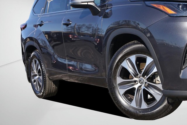 Toyota Highlander Vehicle Image 03