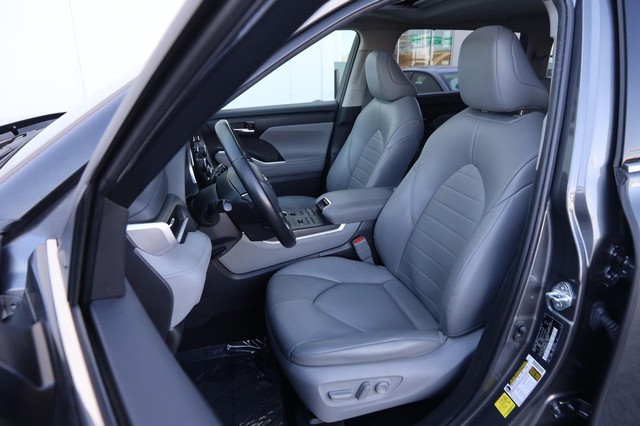 Toyota Highlander Vehicle Image 10