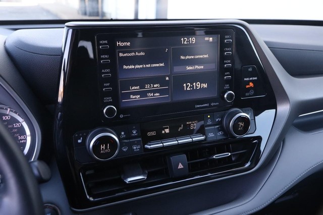 Toyota Highlander Vehicle Image 17