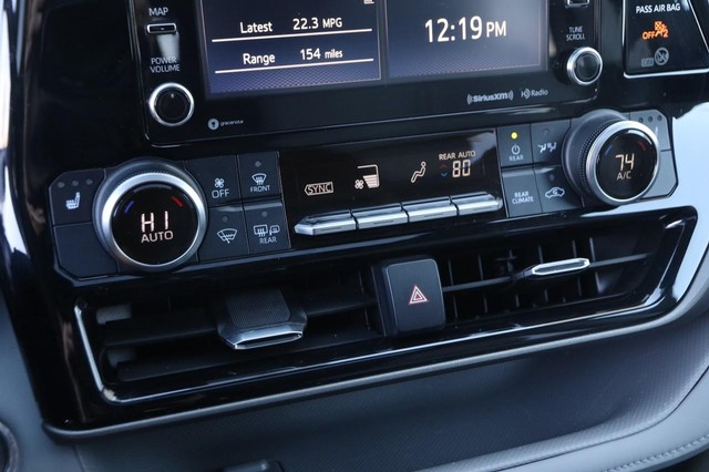 Toyota Highlander Vehicle Image 19