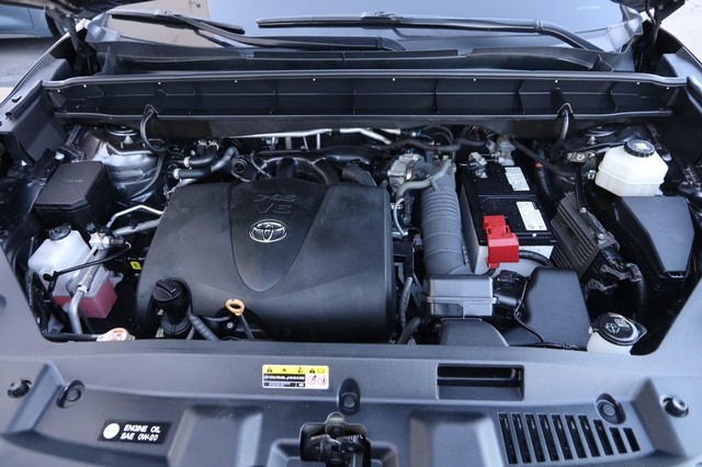 Toyota Highlander Vehicle Image 28