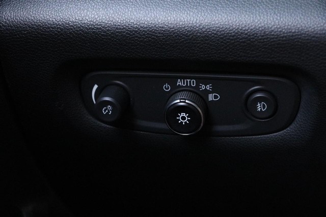 Chevrolet Traverse Vehicle Image 24