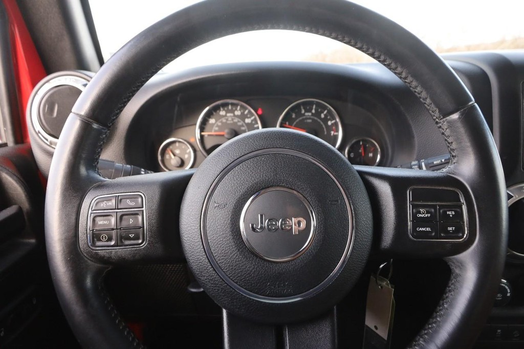 Jeep Wrangler JK Unlimited Vehicle Full-screen Gallery Image 10