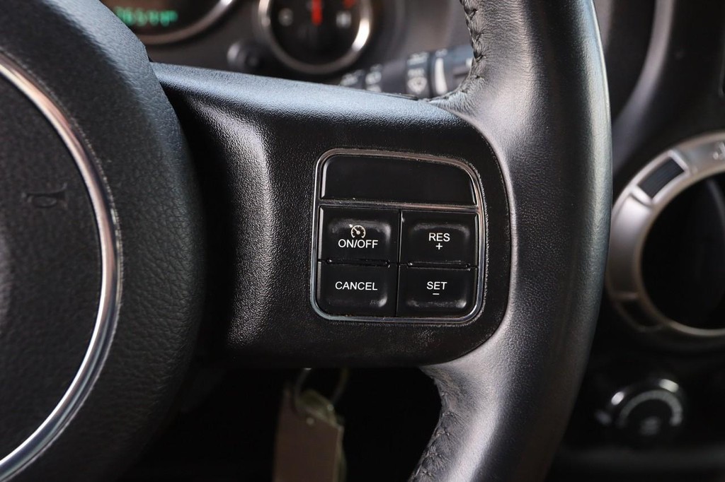 Jeep Wrangler JK Unlimited Vehicle Full-screen Gallery Image 12