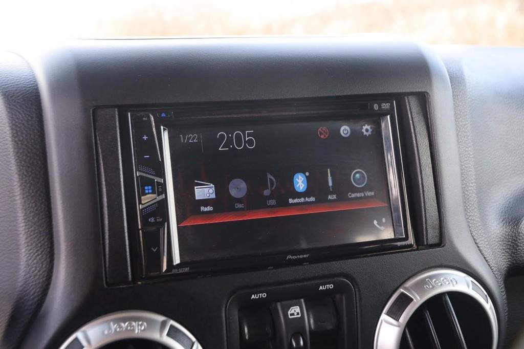 Jeep Wrangler JK Unlimited Vehicle Full-screen Gallery Image 15