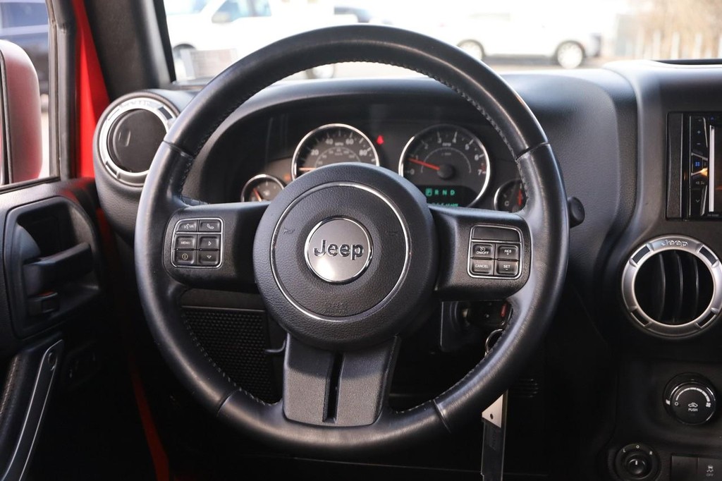 Jeep Wrangler JK Unlimited Vehicle Full-screen Gallery Image 20