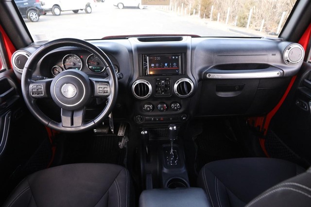 Jeep Wrangler JK Unlimited Vehicle Image 18