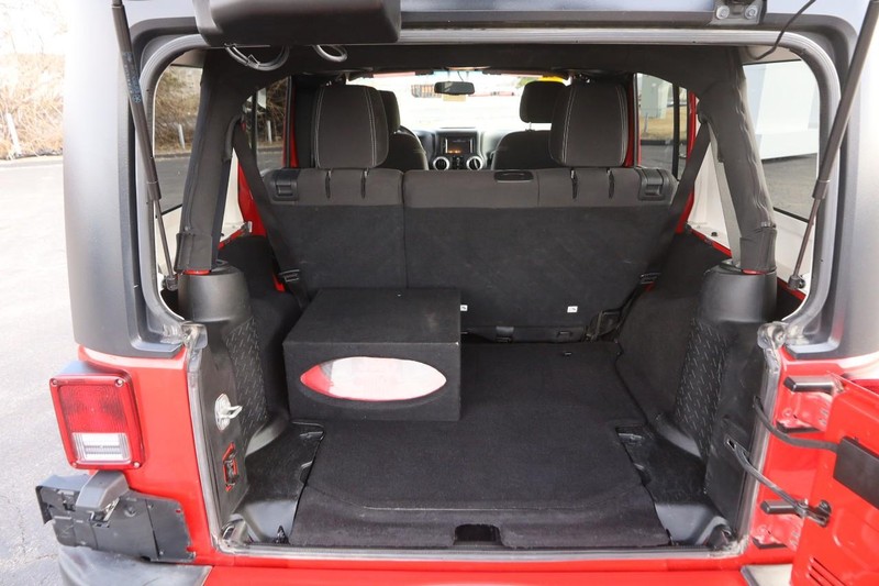 Jeep Wrangler JK Unlimited Vehicle Image 07