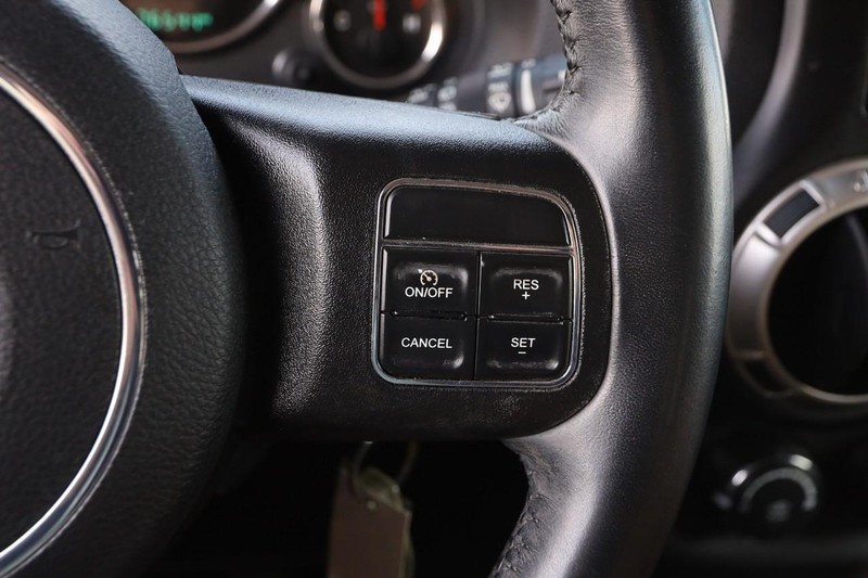 Jeep Wrangler JK Unlimited Vehicle Image 12