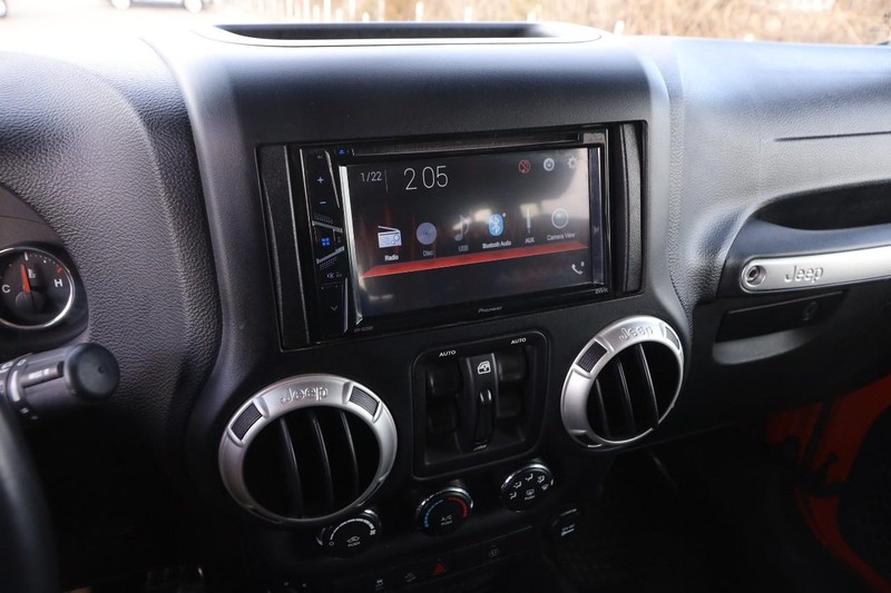 Jeep Wrangler JK Unlimited Vehicle Image 14