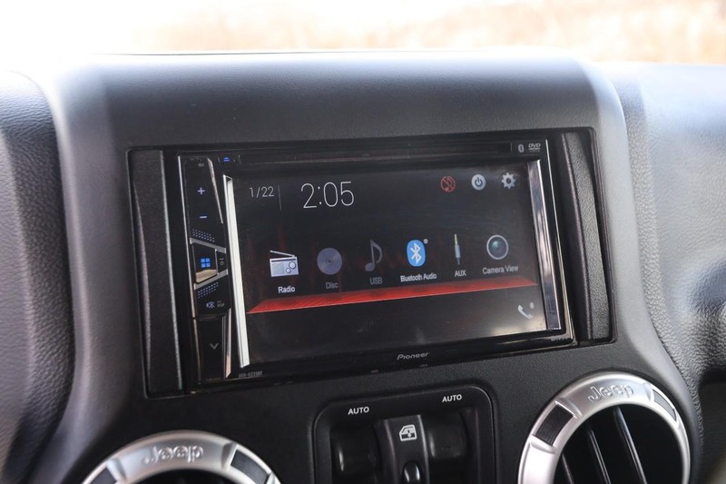 Jeep Wrangler JK Unlimited Vehicle Image 15