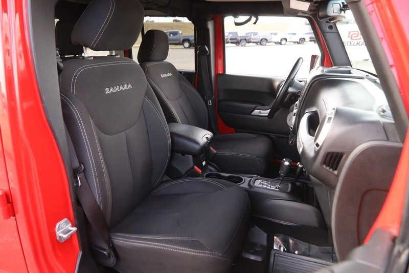 Jeep Wrangler JK Unlimited Vehicle Image 23