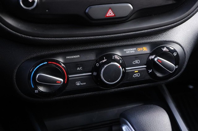 Kia Soul Vehicle Image 16