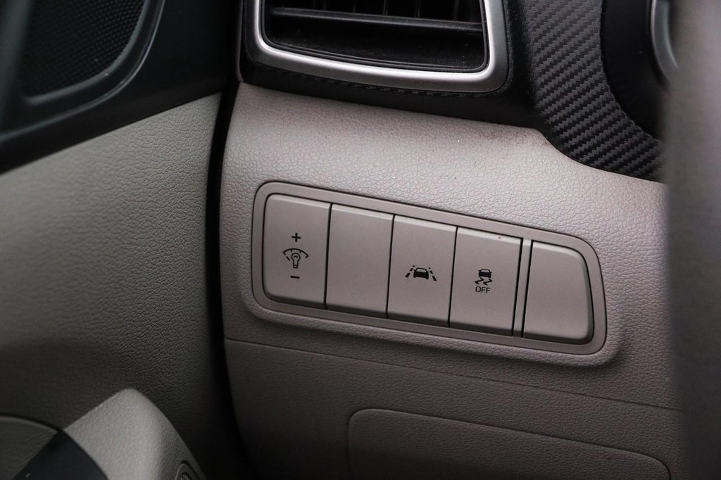 Hyundai Tucson Vehicle Full-screen Gallery Image 18