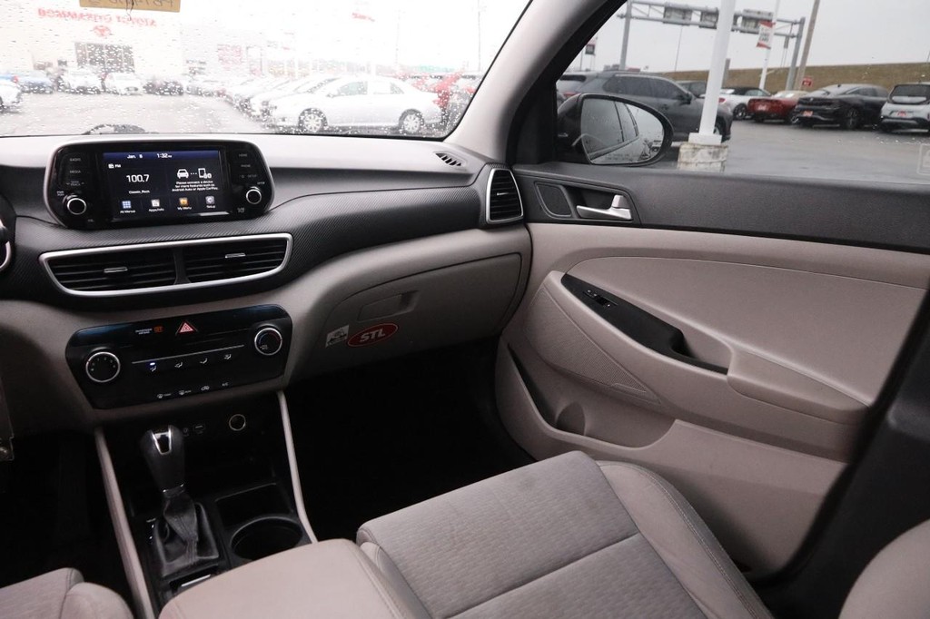 Hyundai Tucson Vehicle Full-screen Gallery Image 23