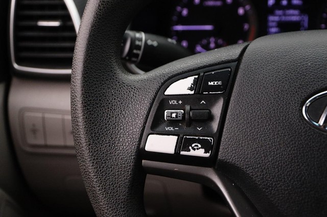 Hyundai Tucson Vehicle Image 11