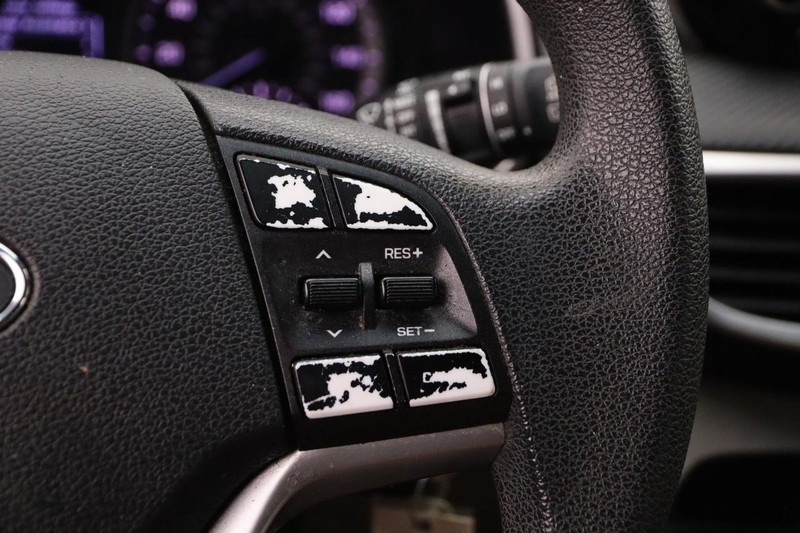 Hyundai Tucson Vehicle Image 12