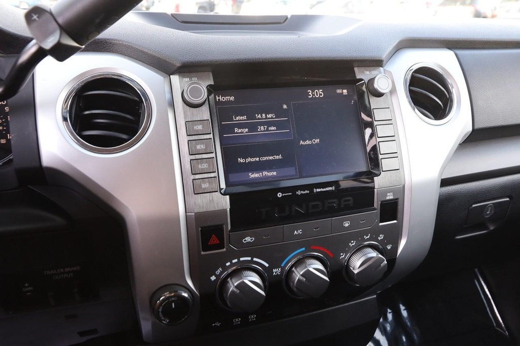 Toyota Tundra 4WD Vehicle Full-screen Gallery Image 14