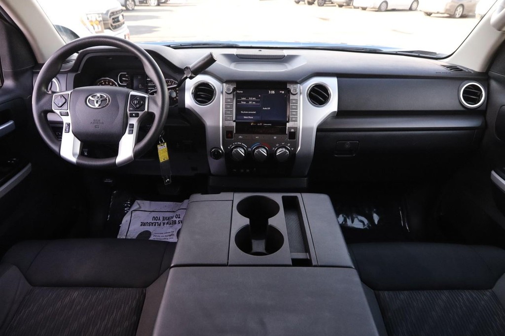 Toyota Tundra 4WD Vehicle Full-screen Gallery Image 19
