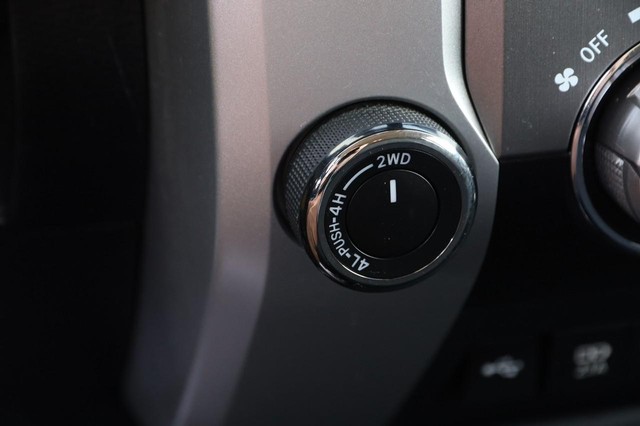 Toyota Tundra 4WD Vehicle Image 17