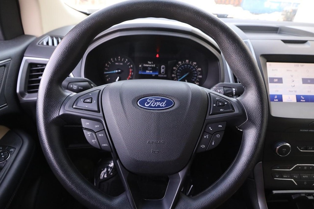 Ford Edge Vehicle Full-screen Gallery Image 11