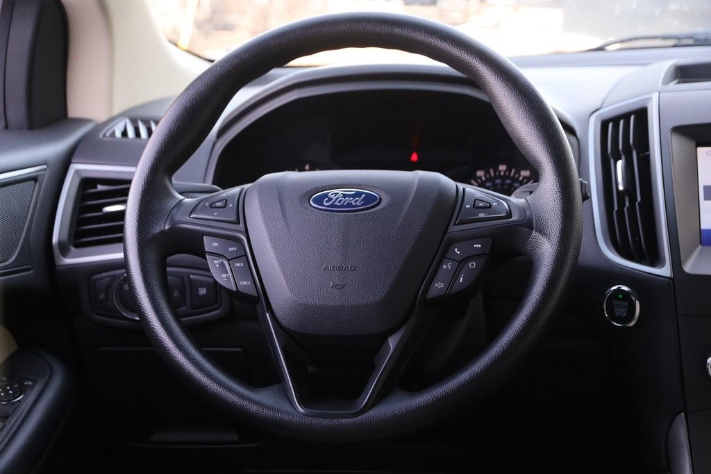 Ford Edge Vehicle Full-screen Gallery Image 23