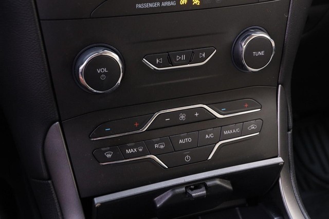 Ford Edge Vehicle Image 18