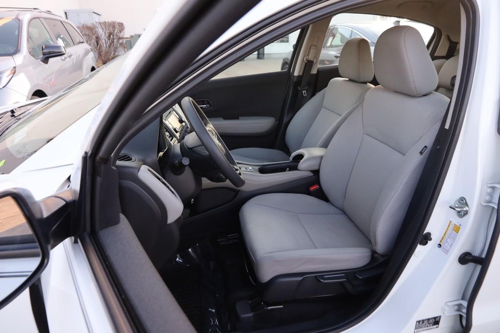 Honda HR-V Vehicle Full-screen Gallery Image 8