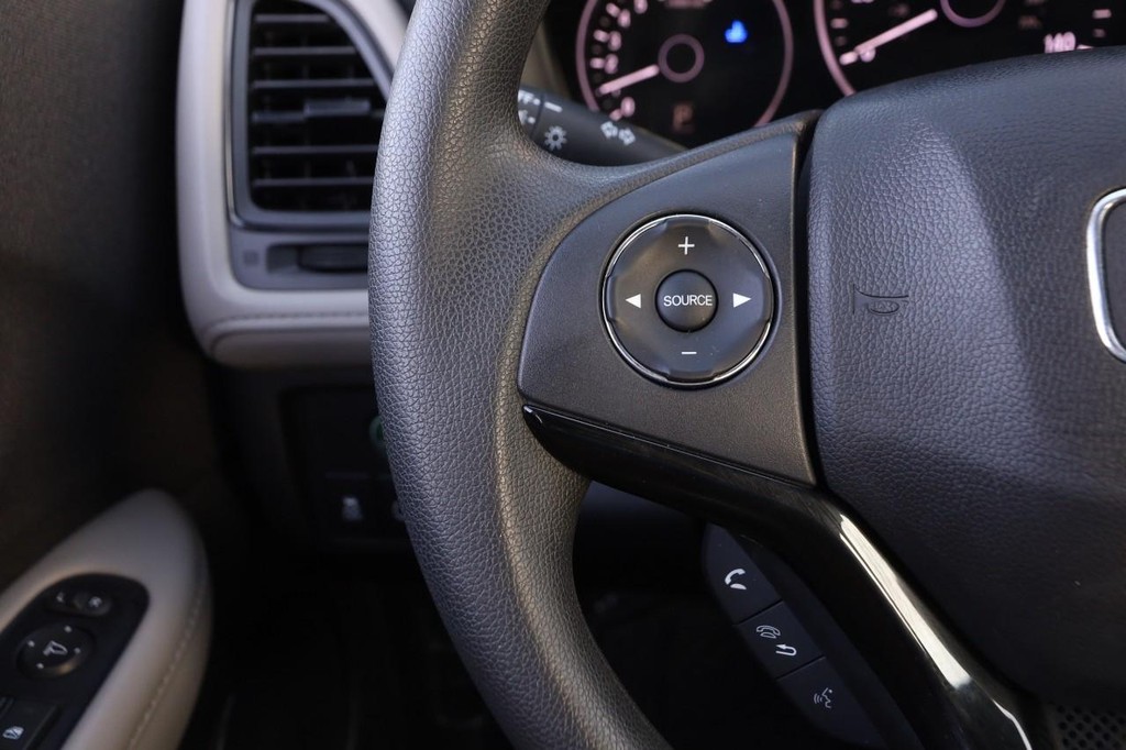 Honda HR-V Vehicle Full-screen Gallery Image 11