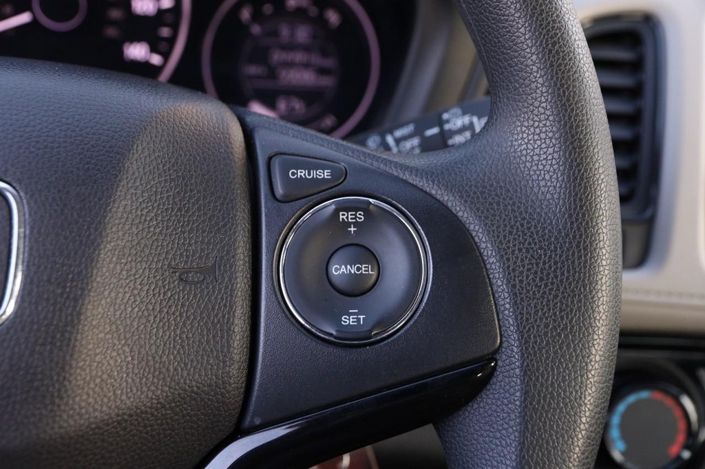 Honda HR-V Vehicle Full-screen Gallery Image 12