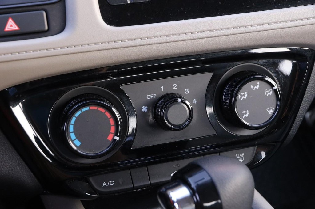 Honda HR-V Vehicle Full-screen Gallery Image 16