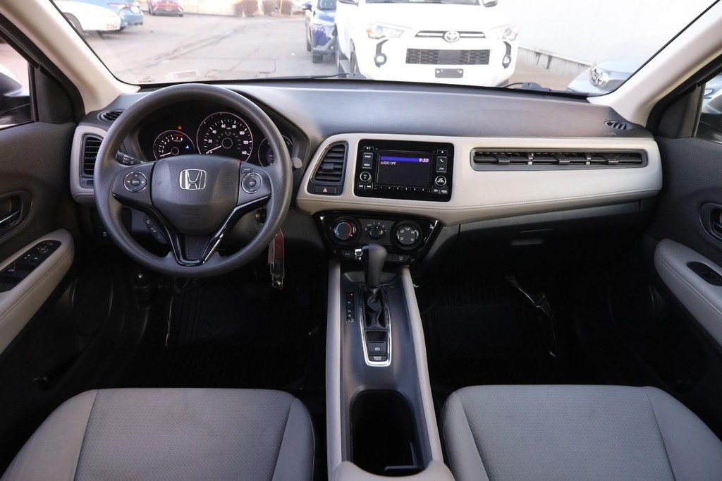 Honda HR-V Vehicle Full-screen Gallery Image 18