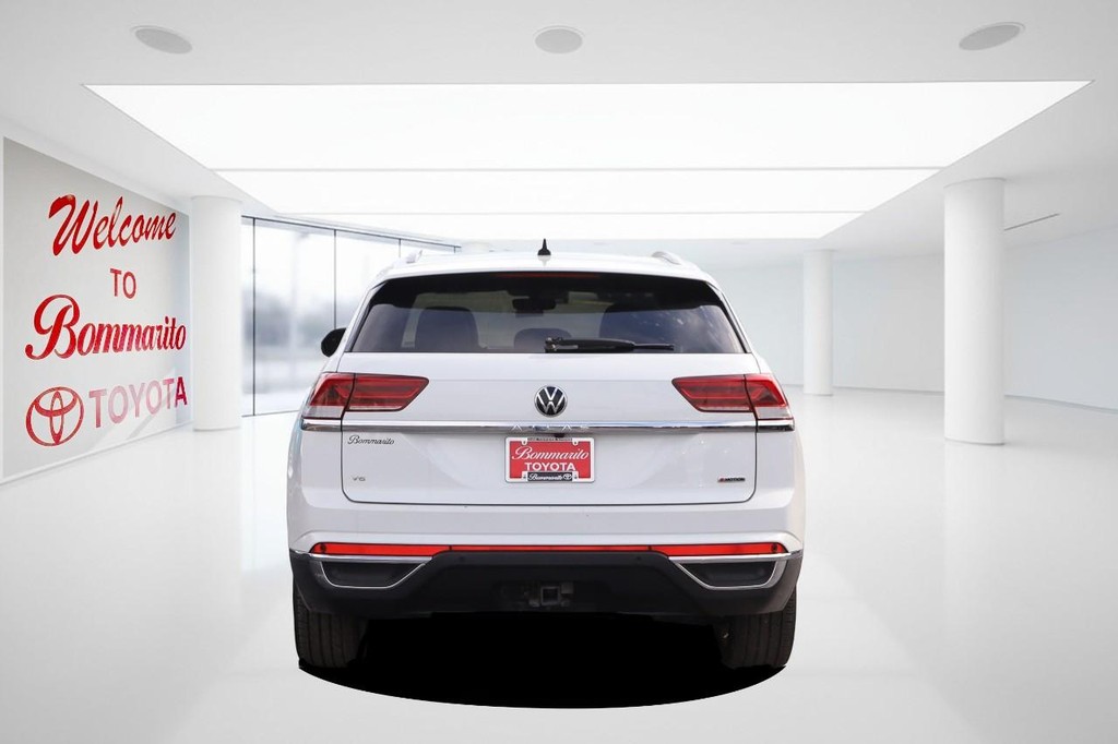 Volkswagen Atlas Cross Sport Vehicle Full-screen Gallery Image 6