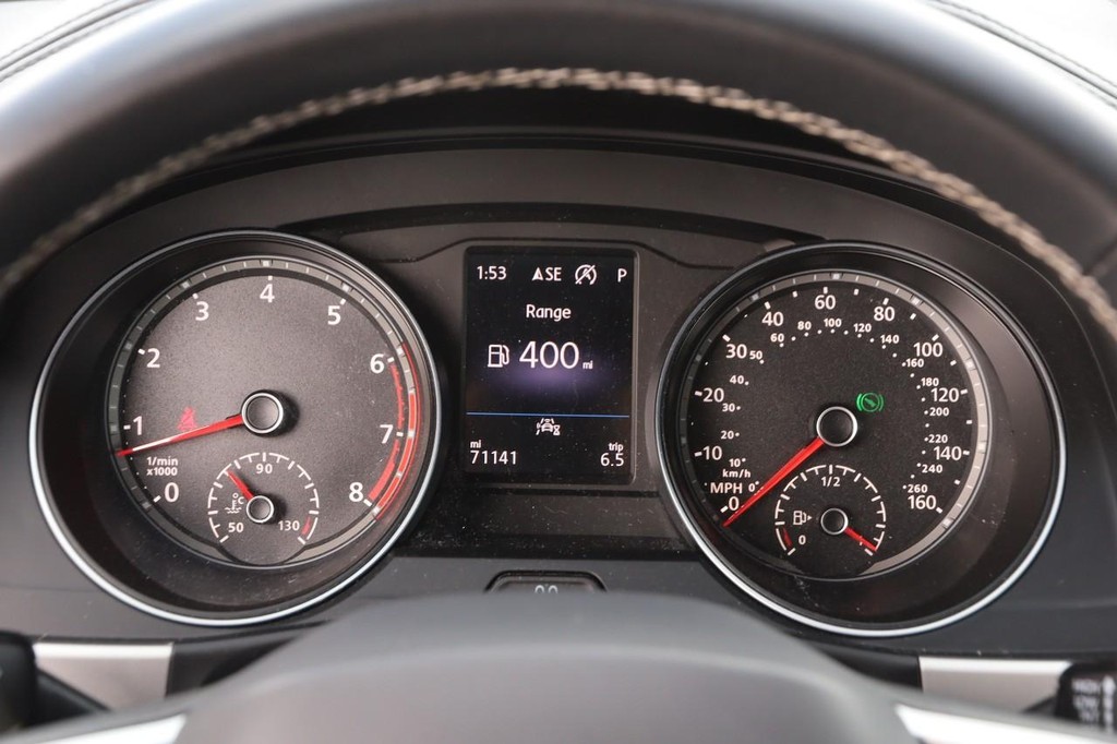 Volkswagen Atlas Cross Sport Vehicle Full-screen Gallery Image 15