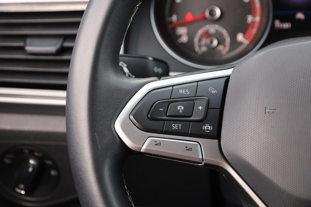 Volkswagen Atlas Cross Sport Vehicle Image 13