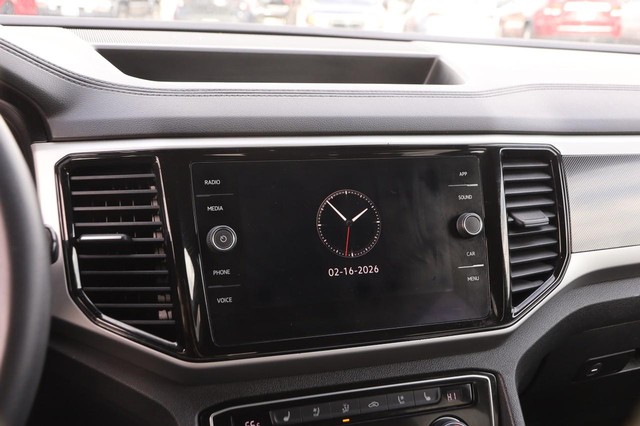 Volkswagen Atlas Cross Sport Vehicle Image 16