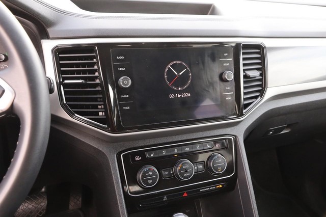 Volkswagen Atlas Cross Sport Vehicle Image 17