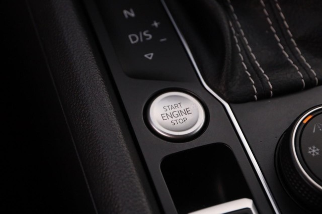 Volkswagen Atlas Cross Sport Vehicle Image 21