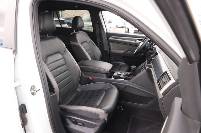 Volkswagen Atlas Cross Sport Vehicle Image 28