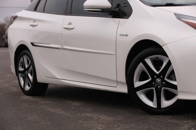 Toyota Prius Vehicle Image 03